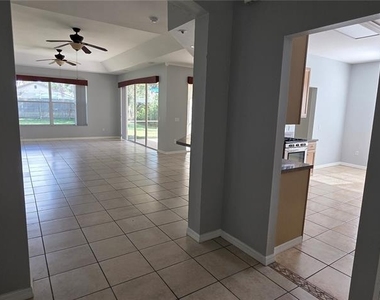 1305 Lakehurst Way - Photo Thumbnail 2