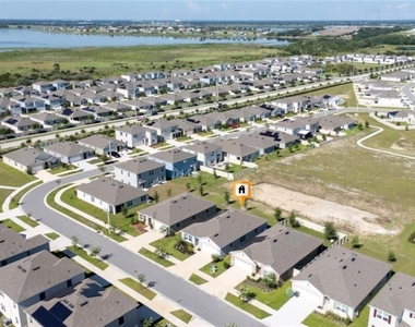 687 Griffon Avenue - Photo Thumbnail 29