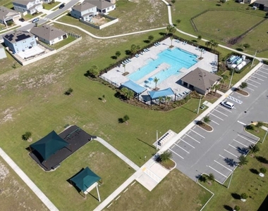 687 Griffon Avenue - Photo Thumbnail 4