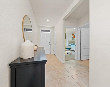 687 Griffon Avenue - Photo Thumbnail 7