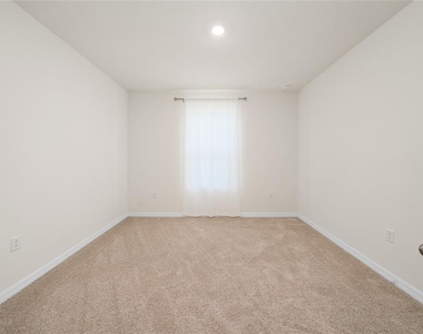 687 Griffon Avenue - Photo Thumbnail 22