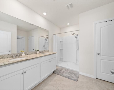 687 Griffon Avenue - Photo Thumbnail 16