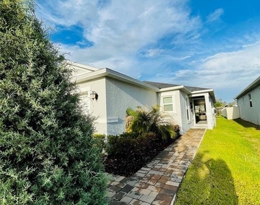 2818 Sanctuary Drive - Photo Thumbnail 2