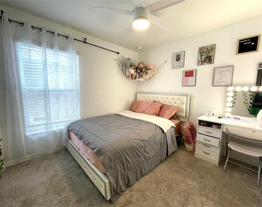 2818 Sanctuary Drive - Photo Thumbnail 10