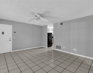 1629 W Oak Ridge Road - Photo Thumbnail 5