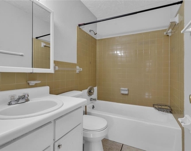 1629 W Oak Ridge Road - Photo Thumbnail 9