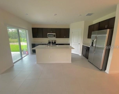 3992 Fescue Street - Photo Thumbnail 6