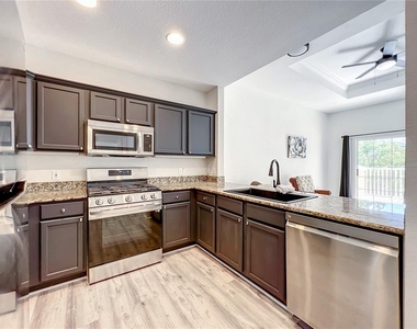 7510 Seven Eagles Way - Photo Thumbnail 8