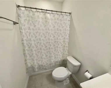 4570 Small Creek Road - Photo Thumbnail 7