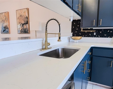 3635 Whitehall Drive - Photo Thumbnail 10
