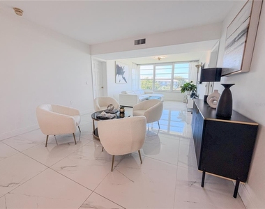 3635 Whitehall Drive - Photo Thumbnail 5