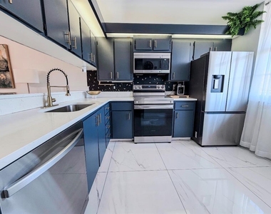 3635 Whitehall Drive - Photo Thumbnail 12