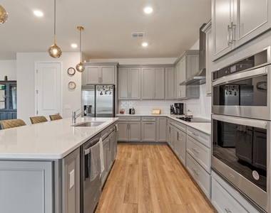 5674 Arborvista Drive - Photo Thumbnail 6