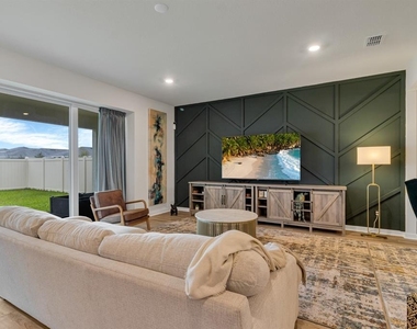 5674 Arborvista Drive - Photo Thumbnail 9