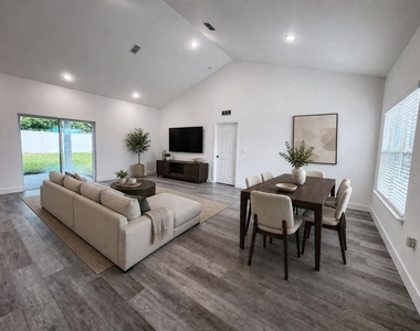 13376 Sw 49th Ave - Photo Thumbnail 4