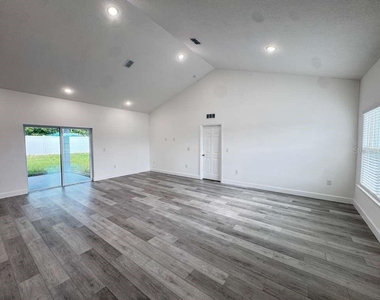13376 Sw 49th Ave - Photo Thumbnail 5
