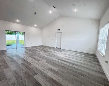 13376 Sw 49th Ave - Photo Thumbnail 7