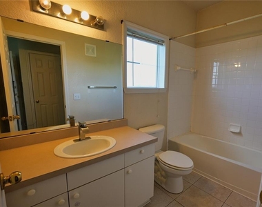 3757 Conroy Rd - Photo Thumbnail 6