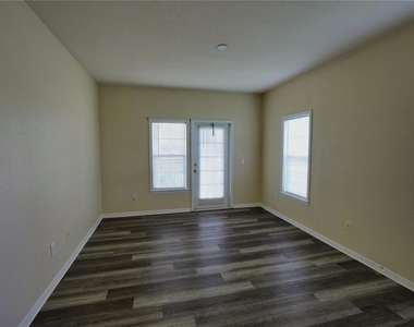 3757 Conroy Rd - Photo Thumbnail 5