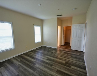 3757 Conroy Rd - Photo Thumbnail 4