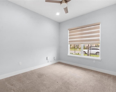 2320 Symphony Circle - Photo Thumbnail 20