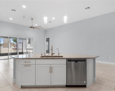 2320 Symphony Circle - Photo Thumbnail 10