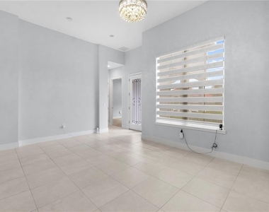 2320 Symphony Circle - Photo Thumbnail 15