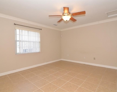 300 E Maine Avenue - Photo Thumbnail 11
