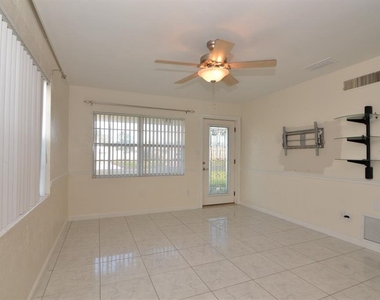 300 E Maine Avenue - Photo Thumbnail 12