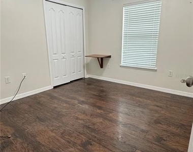 6410 S Goldenrod Road - Photo Thumbnail 7