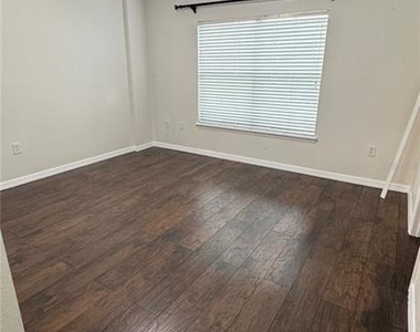 6410 S Goldenrod Road - Photo Thumbnail 5