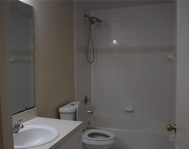 14733 Hartford Run Drive - Photo Thumbnail 10