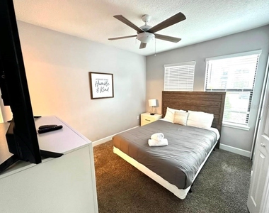 4710 Terra Esmeralda Drive - Photo Thumbnail 16