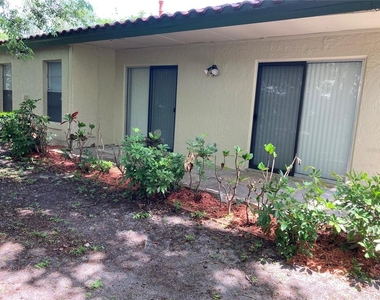 10108 Bluff Court - Photo Thumbnail 9