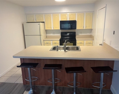 10108 Bluff Court - Photo Thumbnail 5