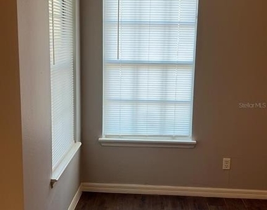 6004 Westgate Drive - Photo Thumbnail 6