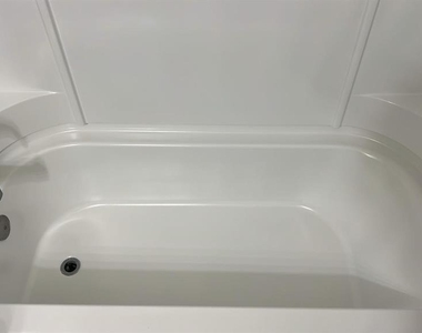 6004 Westgate Drive - Photo Thumbnail 4