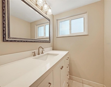 4607 W Fig Street - Photo Thumbnail 8