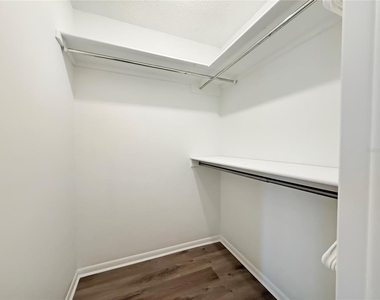 4607 W Fig Street - Photo Thumbnail 17