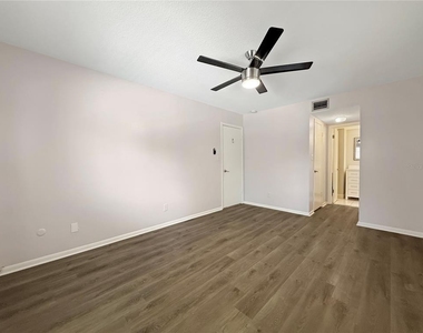 4607 W Fig Street - Photo Thumbnail 4