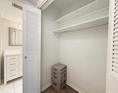 4607 W Fig Street - Photo Thumbnail 5