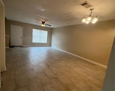 6231 Yorktown Drive - Photo Thumbnail 7