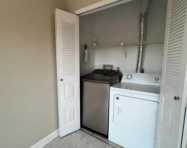 6231 Yorktown Drive - Photo Thumbnail 12
