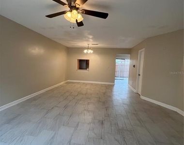 6231 Yorktown Drive - Photo Thumbnail 3