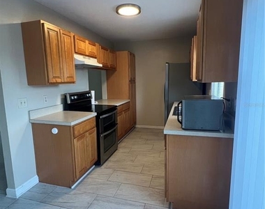 6231 Yorktown Drive - Photo Thumbnail 5