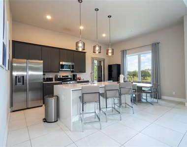 7740 Sandy Ridge Drive - Photo Thumbnail 8