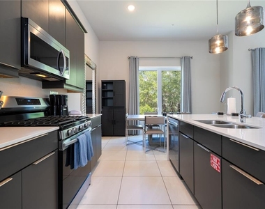 7740 Sandy Ridge Drive - Photo Thumbnail 13