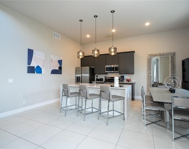 7740 Sandy Ridge Drive - Photo Thumbnail 6