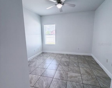 812 Glastonbury Drive - Photo Thumbnail 13