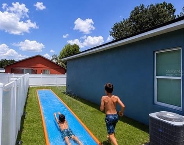 812 Glastonbury Drive - Photo Thumbnail 24